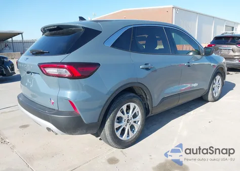 2023 Ford Escape Active z USA, uszkodzony, nr VIN 1FMCU0GN7PUB15910